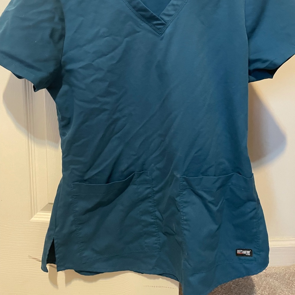 Greys anatomy scrub top in Bahama